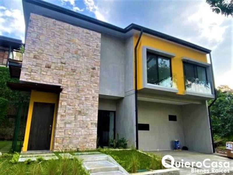 Casa en alquiler en Villa Fontana, Managua – 3 hab