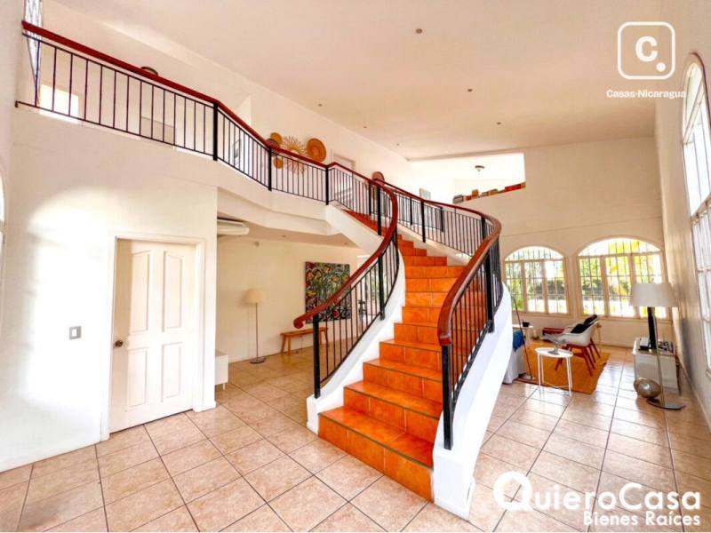 House for rent in Las Cumbres, Managua – 3 beds, 360 m²