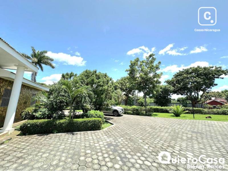 Casa en venta en Veracruz, Managua – 4 hab, 2,221 m²