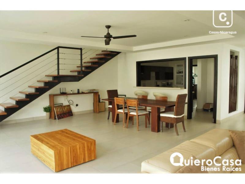 Casa en venta en Villa Fontana, Managua – 3 hab, 237 m²