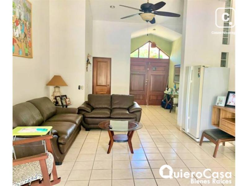 House for sale in Santo Domingo, Managua – 4 beds, 270 m², US$ 290,000