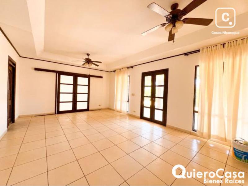 Casa en venta en Las Cumbres, Managua – 3 hab, 230 m²