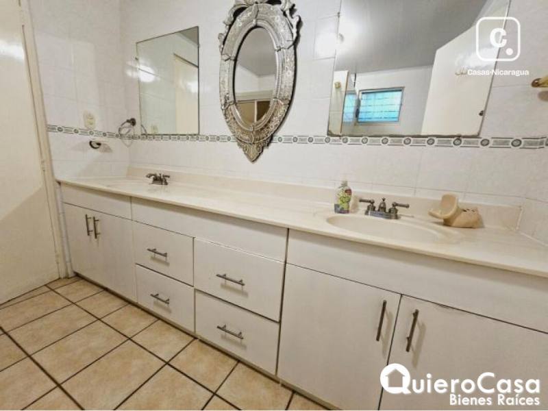 Casa en venta en Santo Domingo, Managua – 4 hab, 263 m²