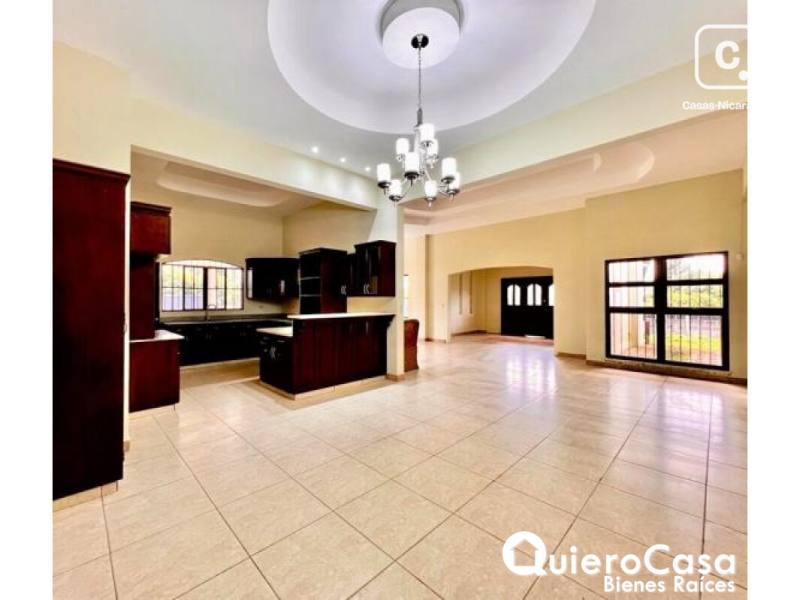 Casa en venta en Carretera Sur, Managua – 3 hab, 300 m²