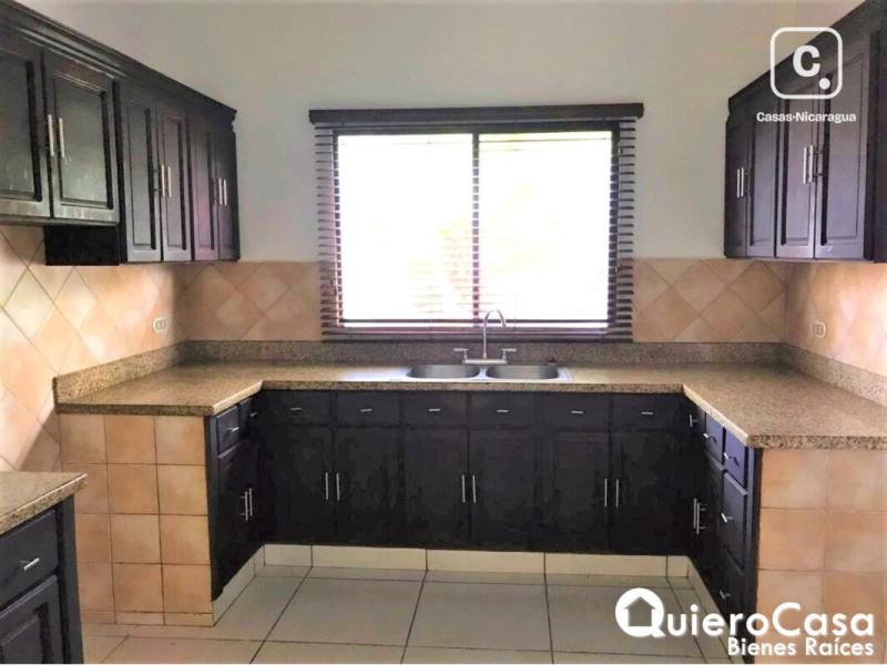 Casa en venta en Carretera Masaya, Managua – 3 hab, US$ 320,000