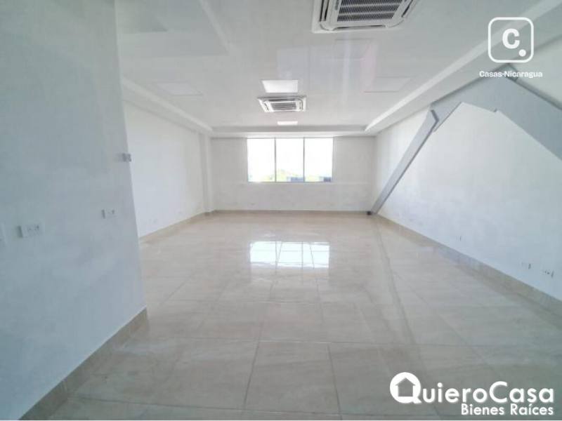 Oficina en alquiler en Las Cumbres, Managua – 57 m²