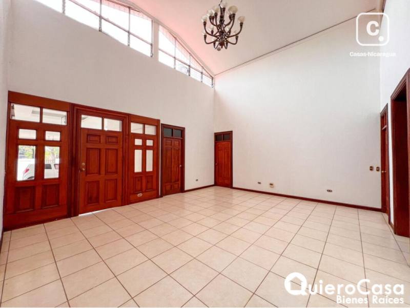 Casa en venta en Villa Fontana, Managua – 5 hab, 350 m²
