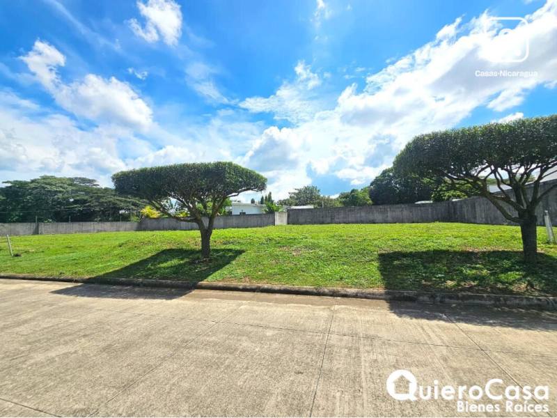 Lot for sale in Las Colinas, Managua – 1,035 m²