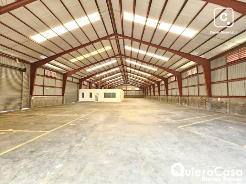 Bodega en alquiler en Carretera Nueva León, Managua – 1,400 m²