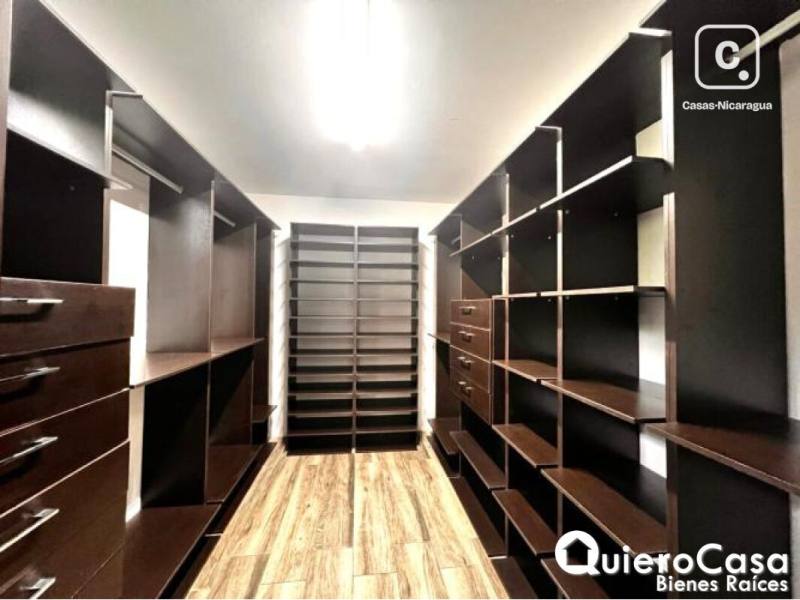 House for sale in Santo Domingo, Managua – 3 beds, 345 m²