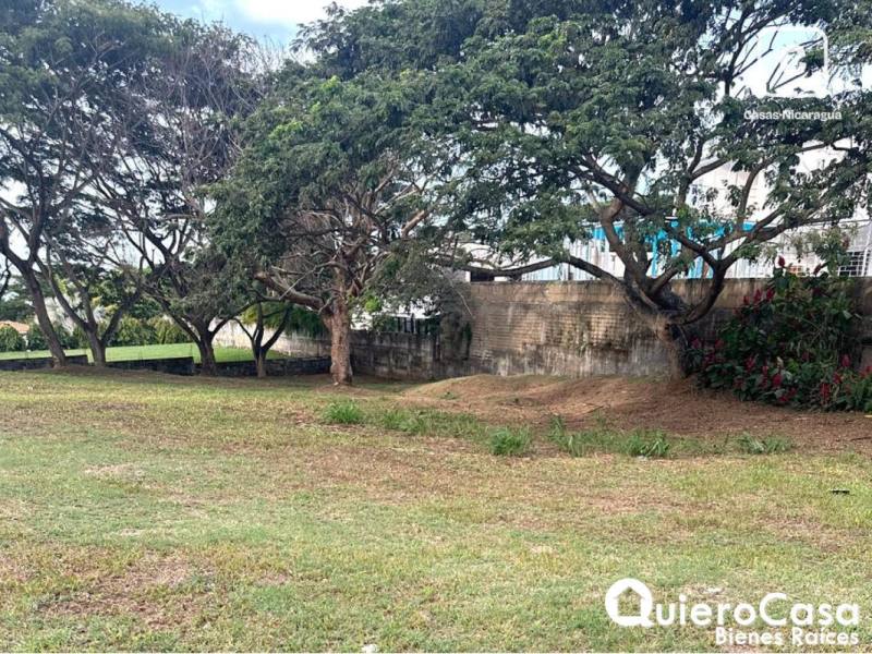 Terreno en venta en Villa Fontana, Managua – 1,970 m²