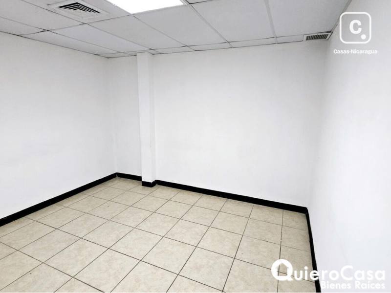 Oficina en alquiler en Villa Fontana, Managua – 151 m², US$ 1,812/mes