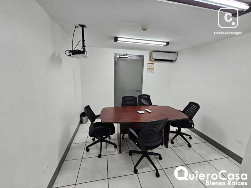 Oficina en alquiler en Los Robles, Managua – 34 m²