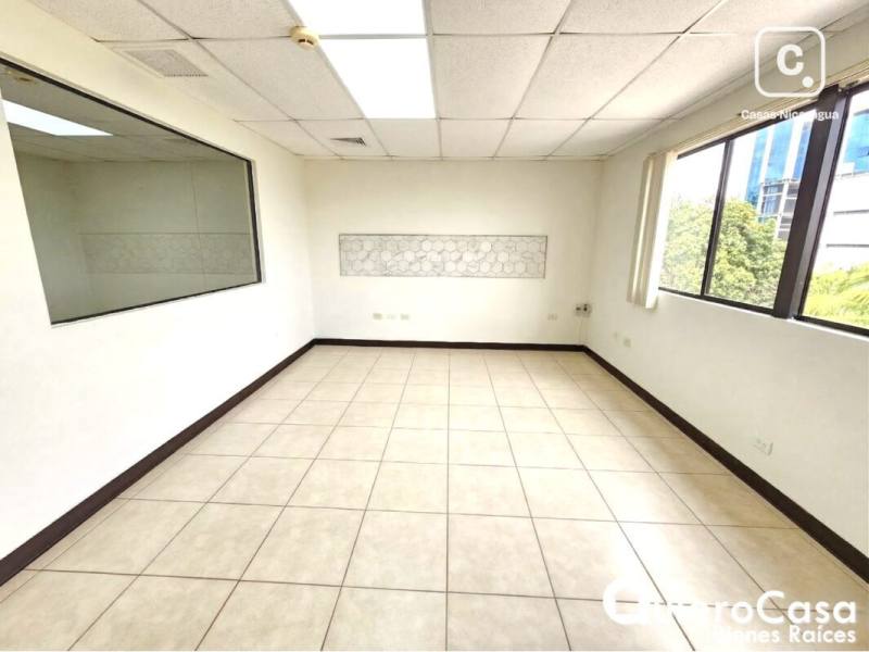 Oficina en alquiler en Villa Fontana, Managua – 80 m²