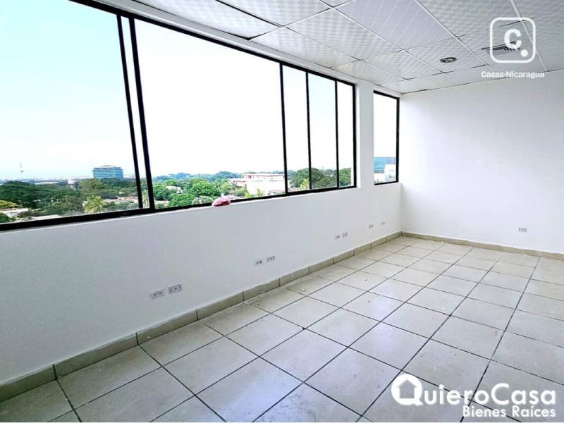 Oficina en alquiler en Villa Fontana, Managua – 355 m²