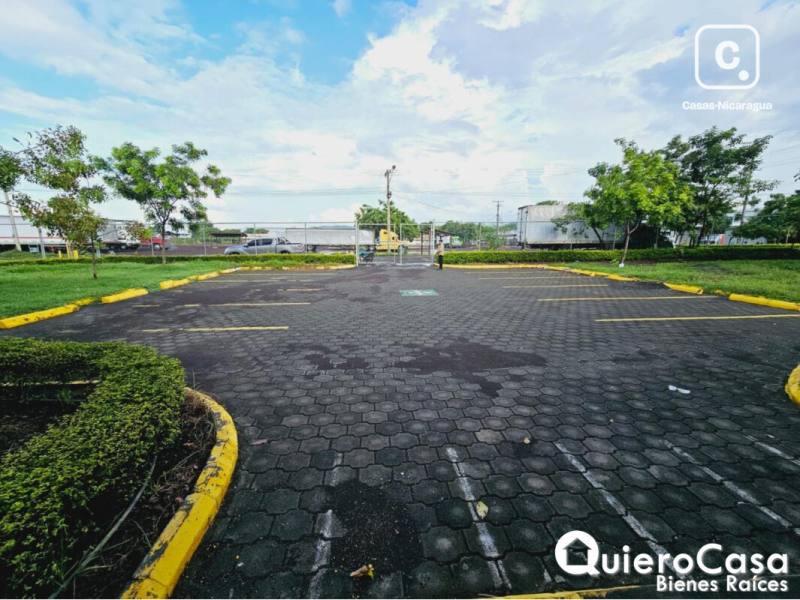 Bodega en alquiler en Carretera Nueva León, Managua – 2,500 m²