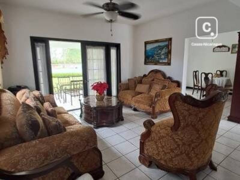Casa en venta en Las Colinas, Managua – 1 hab, 243 m²