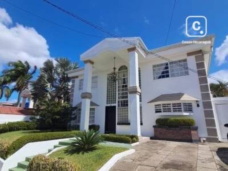Casa en venta en Las Colinas, Managua – 1 hab, 243 m²