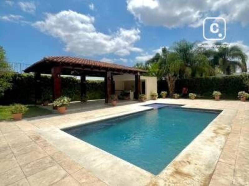 House for sale in Colonia Managua, Managua – 4 beds, 496 m²