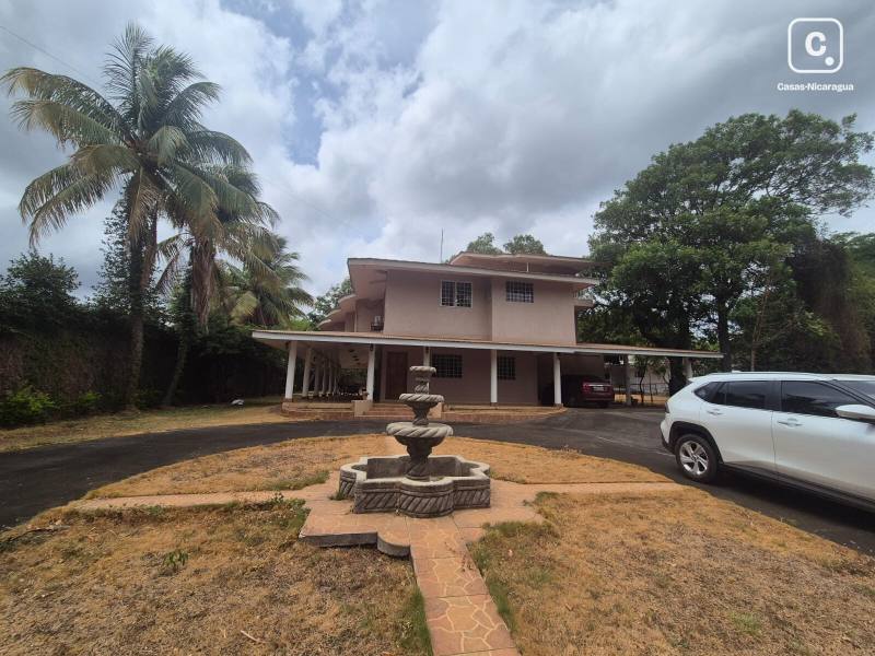 House for sale in Carretera Vieja a León, Managua – 4 beds, 555 m², US$ 286,000