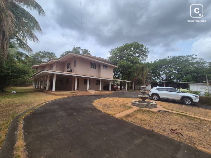 House for sale in Carretera Vieja a León, Managua – 4 beds, 555 m², US$ 286,000