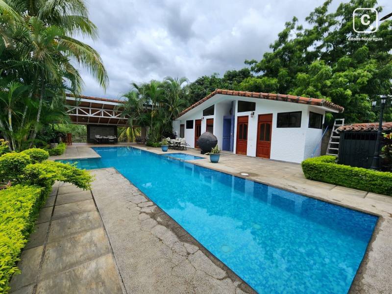 House for rent in Managua – 5 beds, 700 m²