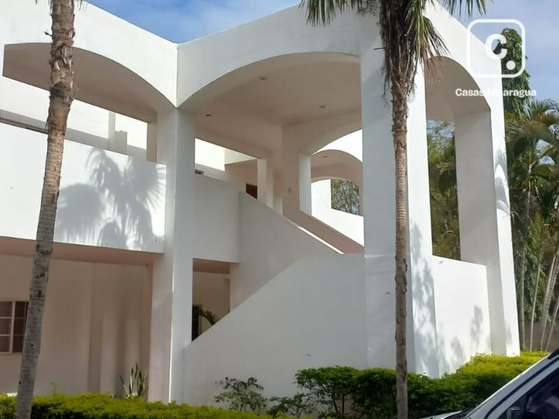 Apartment for sale in Granada – 2 beds, 142 m²