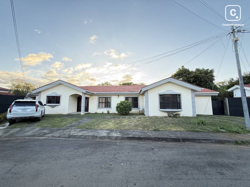House for sale in Carretera Masaya, Managua – 4 beds, 254 m²