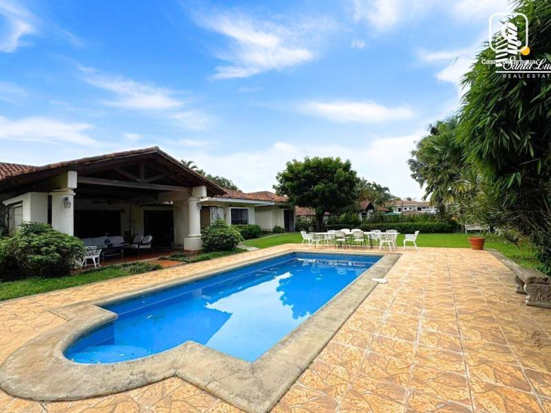Casa en venta en Santo Domingo, Managua – 4 hab, 400 m², US$ 360,000