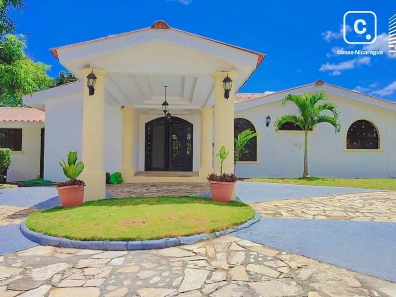 Casa en alquiler en Las Colinas, Managua – 3 hab, Ref SLpreciosacasaenrentall