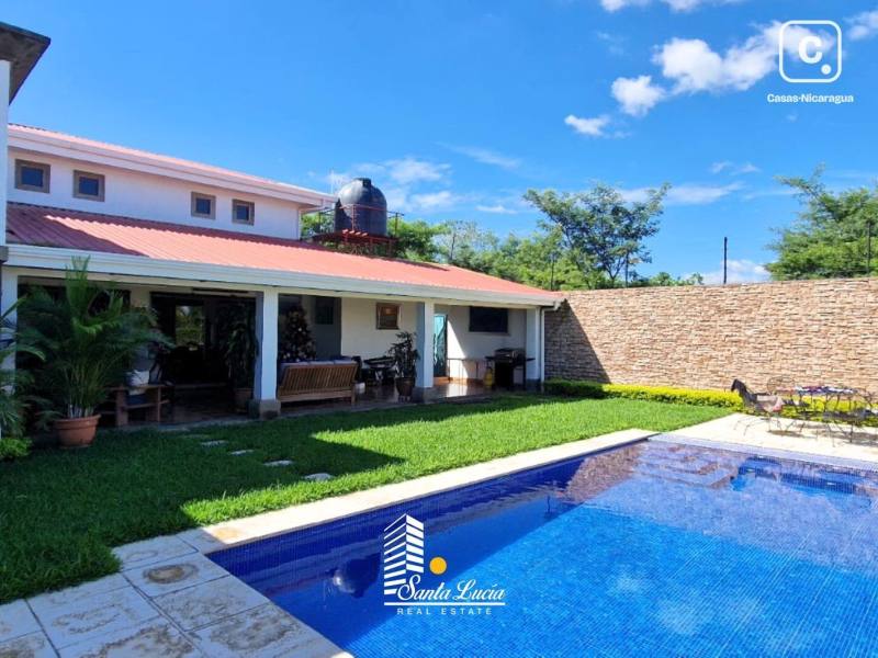 Casa en venta en Villa Fontana, Managua – 4 hab, 375 m², US$ 380,000