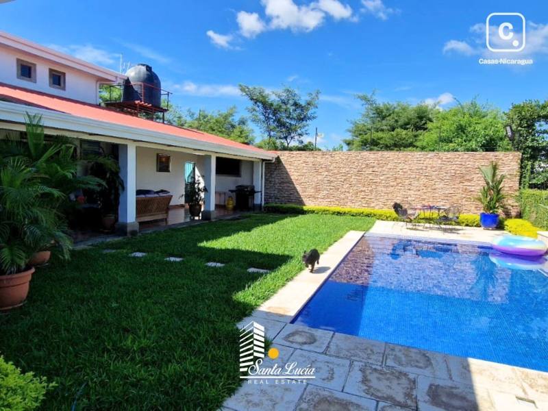Casa en venta en Villa Fontana, Managua – 4 hab, 375 m², US$ 380,000