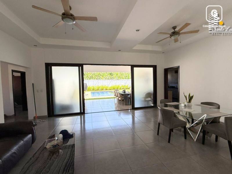 Casa en venta en Santo Domingo, Managua – 3 hab, 250 m², Ref SLpreciosacasaconpiscinaenvent