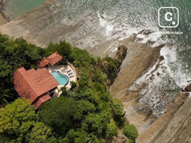 Casa en venta en San Juan del Sur, Rivas – 2 hab, 237 m²