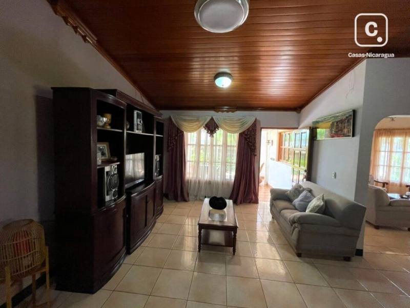 House for sale in Managua – 3 beds, 374 m²