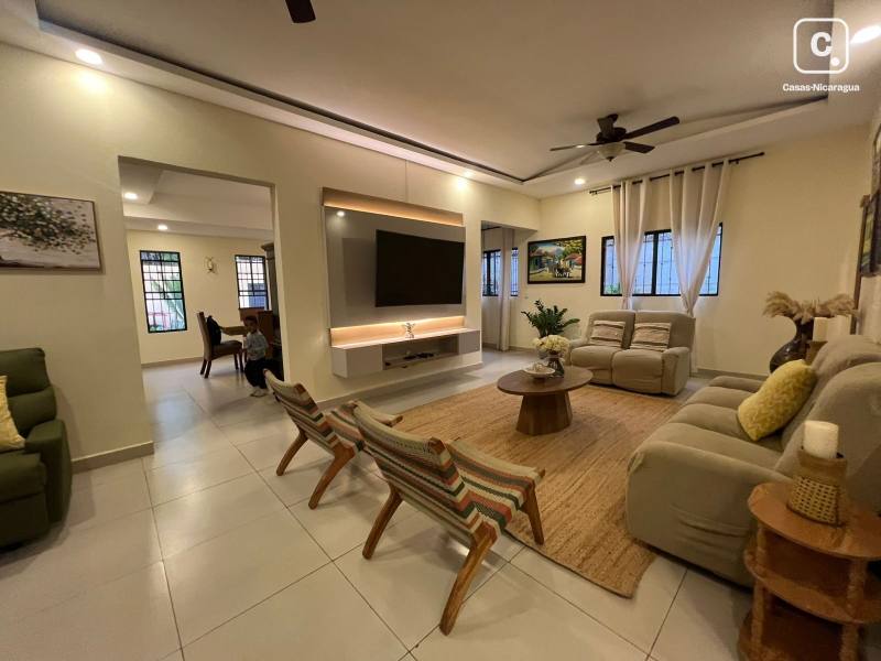 House for sale in Carretera Masaya, Managua – 4 beds, 300 m²