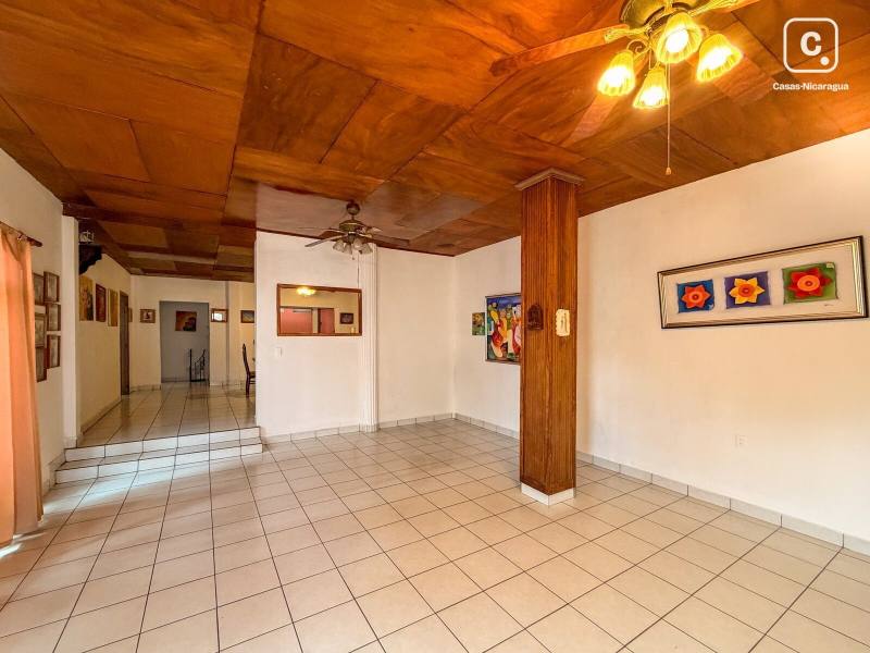 House for sale in Managua – 4 beds, 1,079 m²
