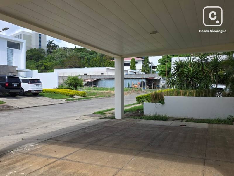House for rent in Villa Fontana Sur, Managua – 4 beds, 212 m²