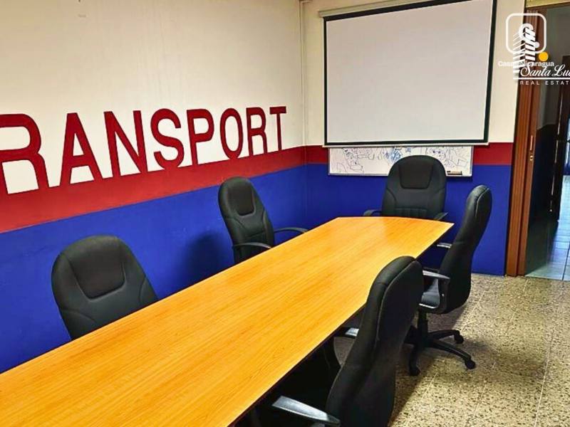 Commercial unit for rent in Montoya, Managua – 319 m²