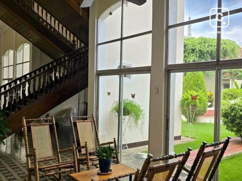 Apartamento en venta en Granada – 6 hab, 910 m²