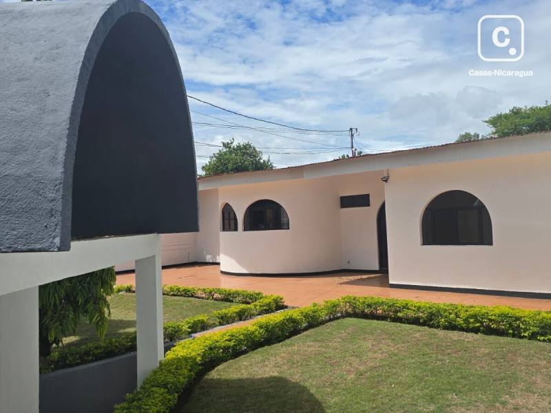 House for rent in Managua – 4 beds, 373 m²