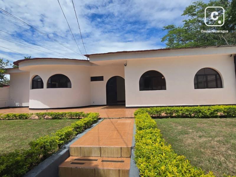 House for rent in Managua – 4 beds, 373 m²