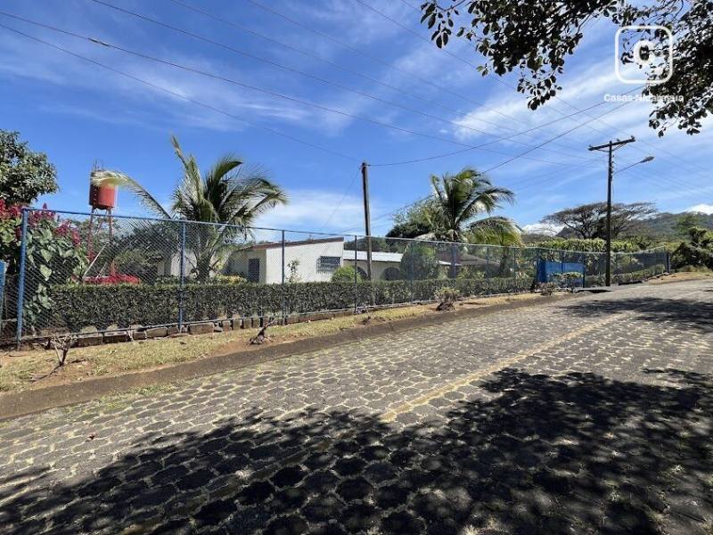House for sale in Managua – 3 beds, 241 m², US$ 180,000