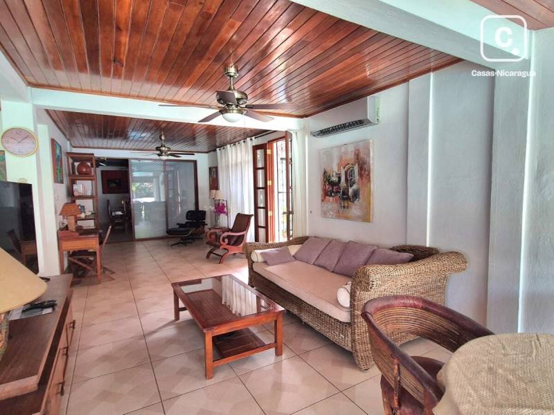 Apartment for rent in Managua – 3 beds, 587 m²