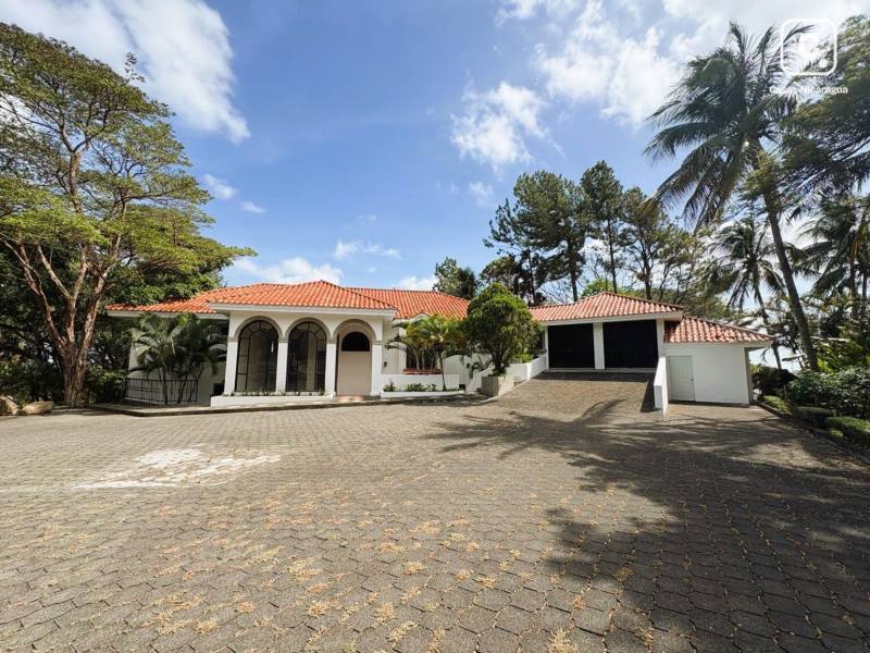 Apartment for sale in Villa Fontana Sur, Managua – 4 beds, 674 m²