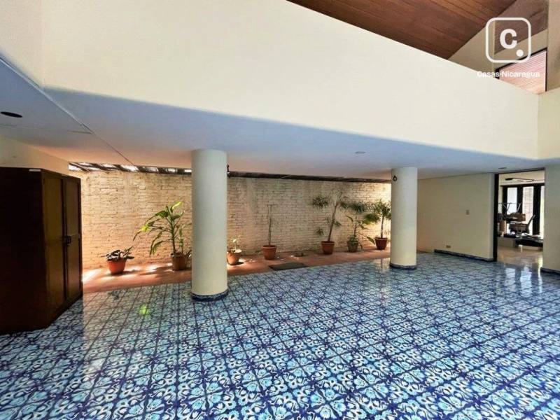 House for rent in Managua – 5 beds, 330 m²