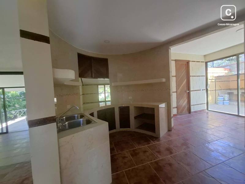 Casa en venta en Villa Fontana Sur, Managua – 3 hab, 220 m²