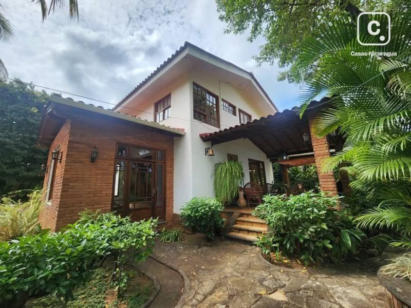 House for sale in Managua – 4 beds, 388 m²