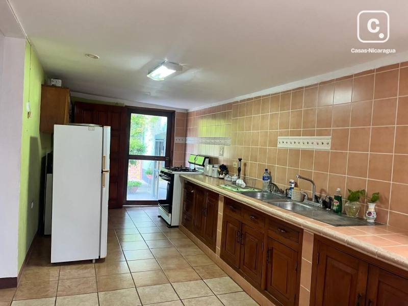 Apartment for sale in León – 6 beds, 617 m²