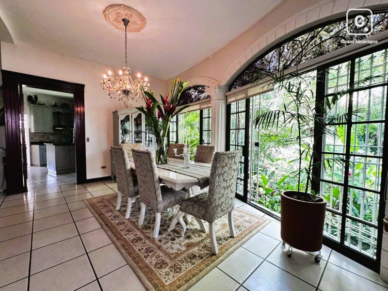 House for sale in Managua – 4 beds, 466 m²